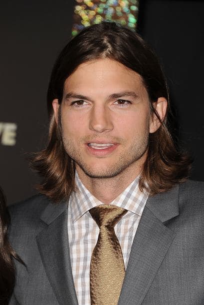 Entre las inversiones de Kutcher se encuentran Foursquare, aplicación para registros de ubicación, Flipboard, agregador de noticias de la iPad que compite con Zite de CNN, y Airbnb, otorga servicio de alquiler de habitaciones por Internet. El propio actor se ha calificado como un inversionista, aunque afirma: "intento no hablar sobre eso hasta que la compañía es lo bastante conocida por el público y su historia ya maduró lo suficiente para que no se vuelva algo perjudicial para la empresa", publicó CNN.