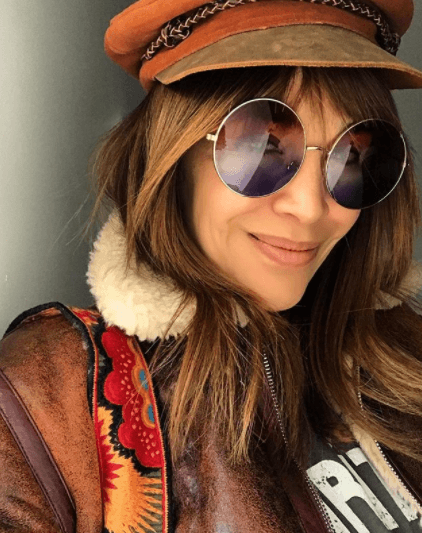 Karla adora coleccionar lentes de sol, y esta sigue creciendo pues siempre hay algo nuevo que probar.