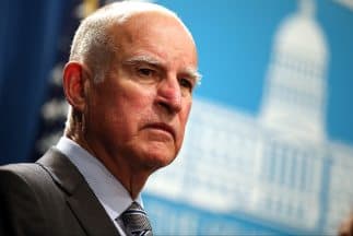 Jerry Brown, gobernador de California.