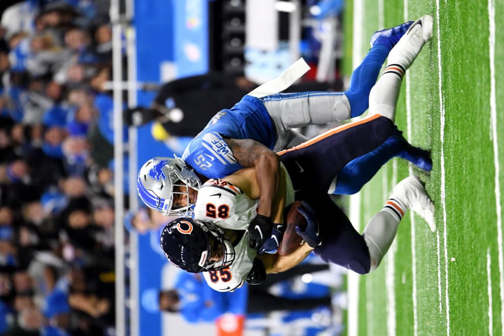 Los Chicago Bears le roben el primer triunfo a Detroit en los últimos segundos 16-14, Las Vegas Raiders sufren mucho en Dallas, pero vencen 36-33 en el overtime y Buffalo aplastó a New Orleans 31-6 en el Superdome.