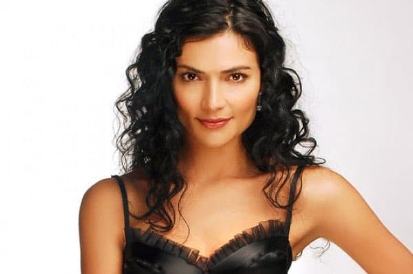 No cabe duda que 
<b><a href="https://www.univision.com/programas/novelas/de-betty-la-fea-a-mujer-despampanante-asi-es-ana-maria-orozco-fotos">Ana María</a></b> no tiene nada de 
<b><a href="https://www.univision.com/programas/novelas/yo-soy-betty-la-fea-sigue-arrasando-asi-lucen-los-personajes-en-teatro-fotos">'Betty la fea'</a></b>.