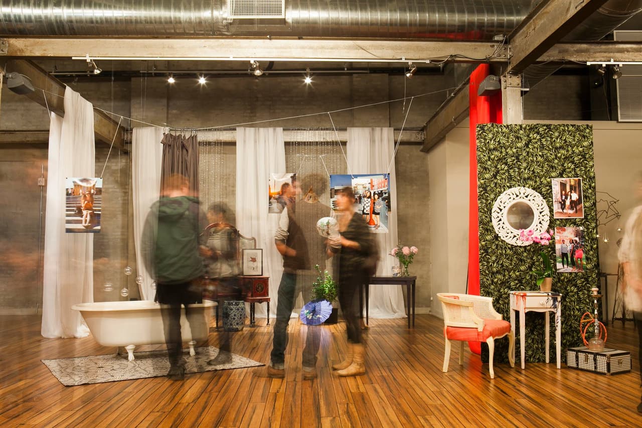 <b><a href="https://www.designphiladelphia.org/2021-festival" target="_blank">Design Philadelphia (del 6 al 17 de octubre)</a></b>: la ciudad celebra el festival más antiguo de su tipo en el país, con eventos que destacan a los diseñadores, arquitectos y profesionales creativos locales que demuestran un diseño reflexivo, prácticas comerciales colaborativas y participación de la comunidad.
