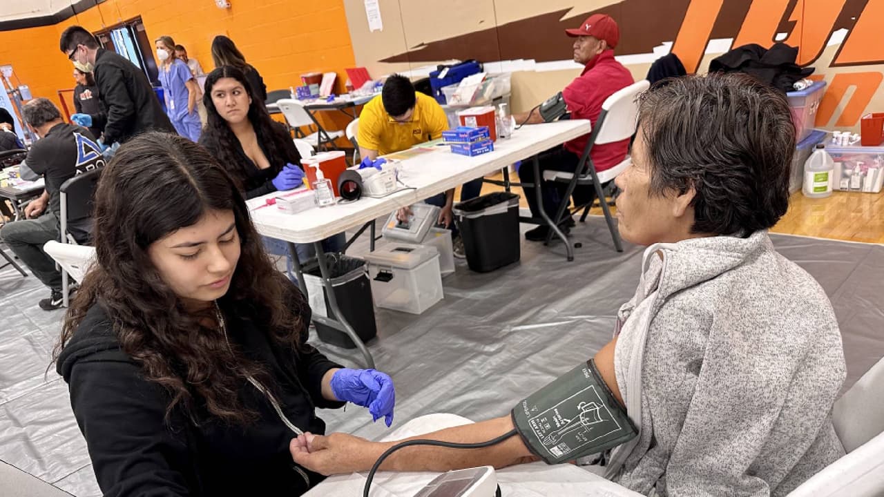 ¿Necesitas algún examen médico o vacuna?
<b>Univision Arizona</b> Contigo te invita a la próxima
<b>Feria de Salud 2023.</b>