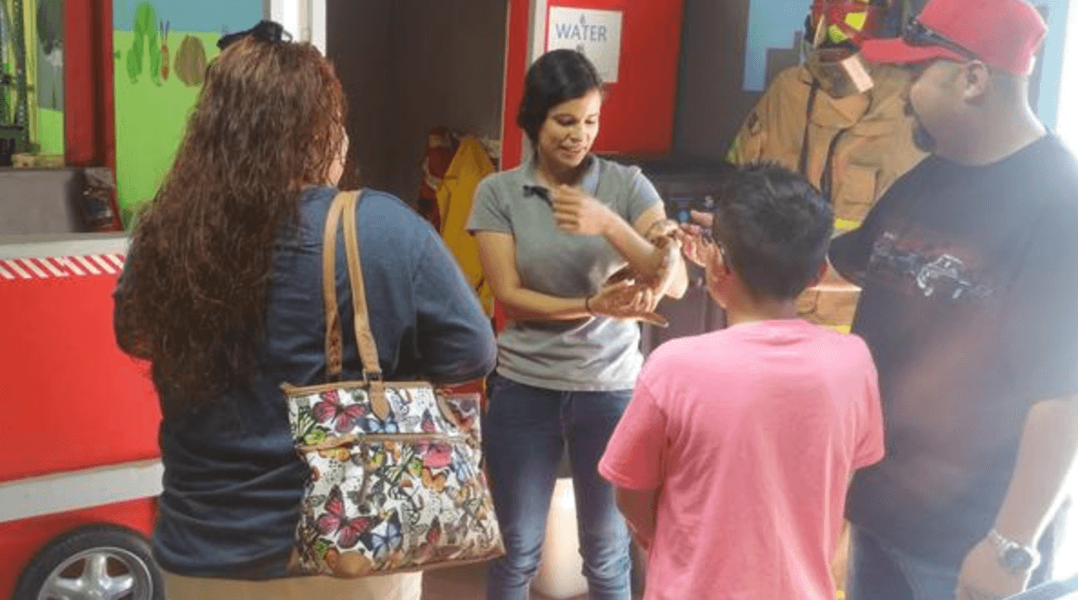 <b><a href="https://www.fresnodiscoverycenter.org" target="_blank">Fresno Discovery Center, Fresno: </a></b>Un centro científico para la mente donde los visitantes de todas edades pueden descubrir, explorar, y crear. El centro de 5 acres incluye un jardín de cactus y hábitat de tortugas.