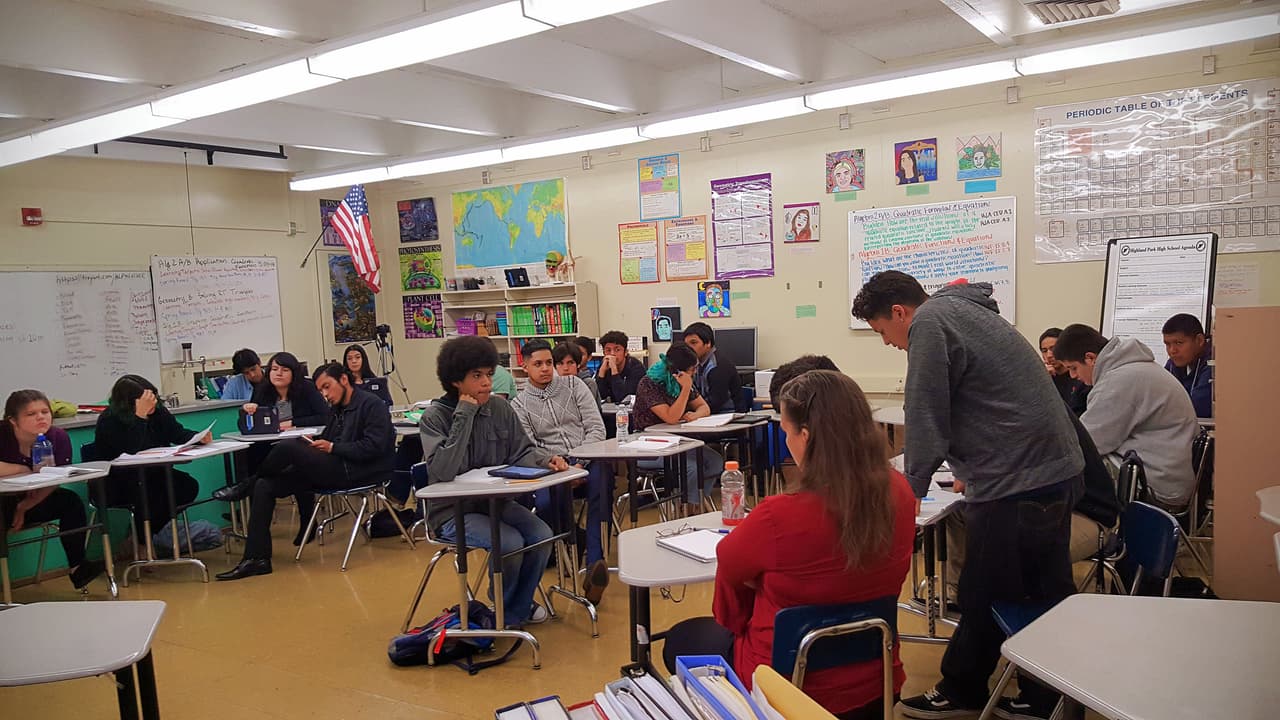 En estas escuelas, los estudiantes aprenden haciendo proyectos basados en la 'vida real'