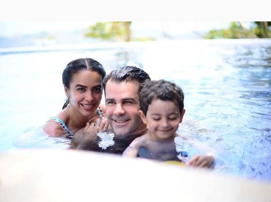 "Lo que le de felicidad a ella y lo que la haga feliz, evidentemente, me hace feliz a mí", aseguró el actor de 49 años.