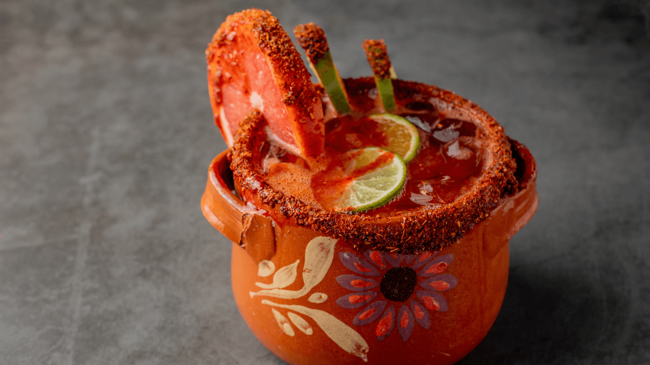 <h2 class="cms-H2-H2">Painting and Palomas </h2>
<br>
<br>📍The Bang Bang Bar
<br>119 El Mio Dr
<br>
<br>Este 5 de mayo, podrás sacar tu lado creativo y disfrutar de una bebida. En el evento Painting and Palomas te darán lo que necesitas para crear arte en unos cantaritos. Puedes comprar tu coctel o bebida sin alcohol y la entrada será gratis. Es de 3 pm a 6 pm.
<br>