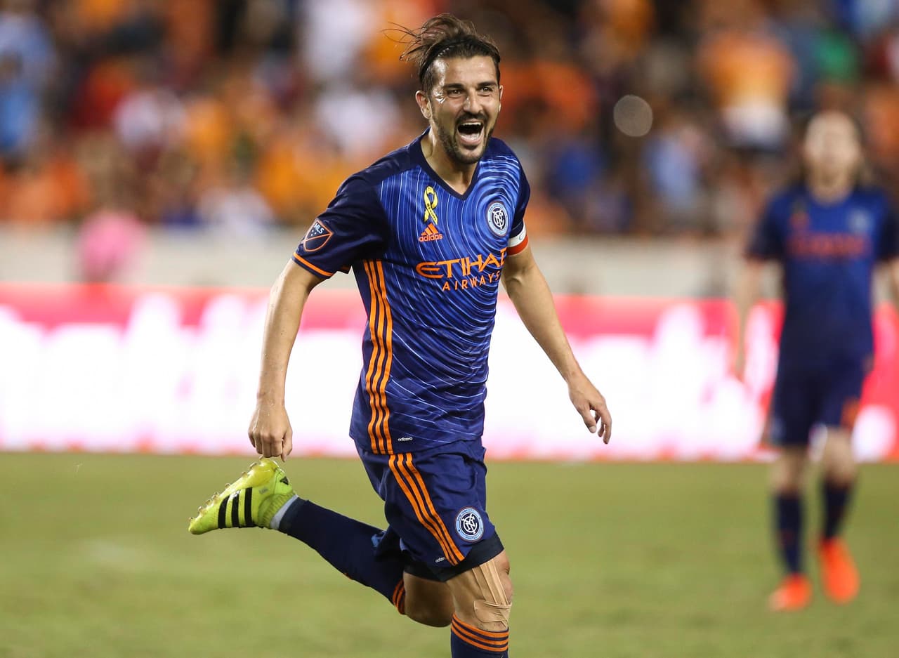 Al otro lado del Hudson, también se está formando otra leyenda: la de David Villa con New York City FC. El atacante español ha deslumbrado como la cara del club neoyorquino, anotando 18 goles y ocho asistencias en su primera campaña y llevando al club a los playoffs en 2016.