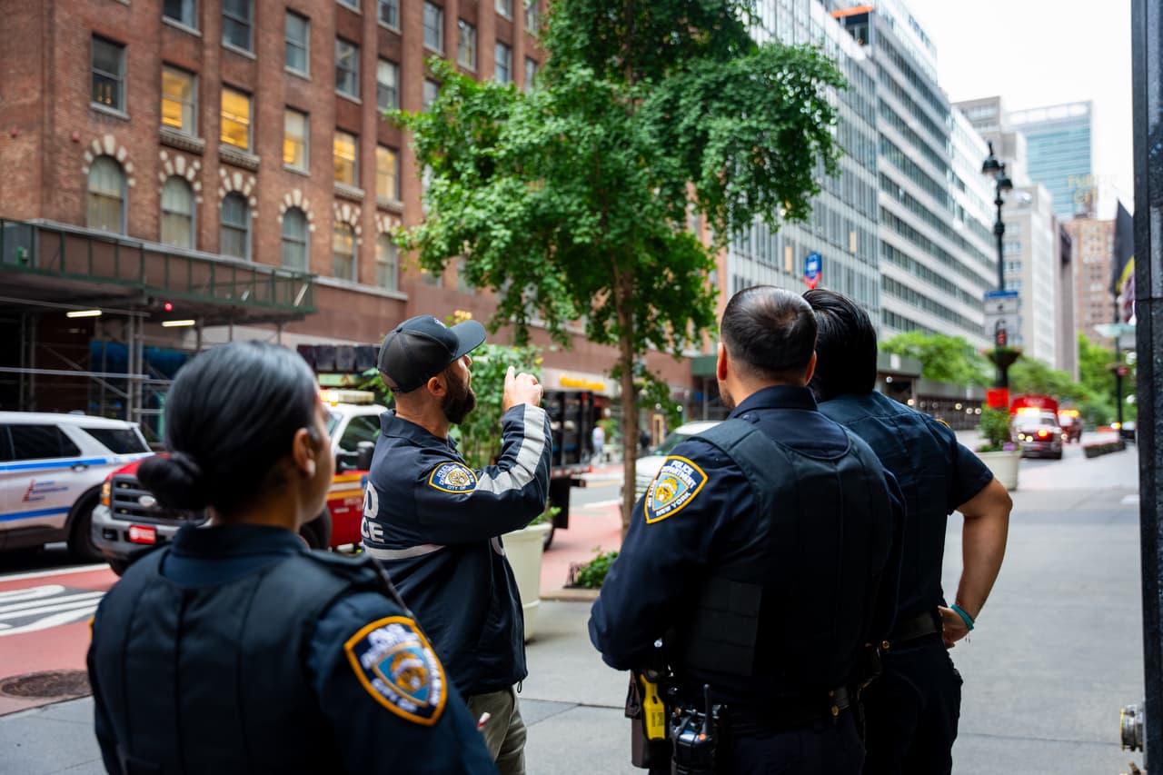 Policías de Nueva York habrían facilitado datos de matrículas a agentes de ICE, según investigación