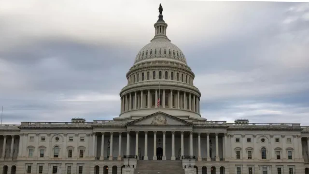 Primas de 'Obamacare' podrían subir en 2026: Senado bloquea dos planes sobre los seguros de salud