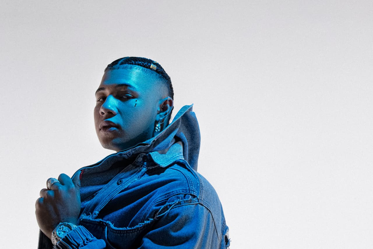 <h3 class="cms-H3-H3">Boza</h3> 
<br>El panameño debutará en PJ con el tema ‘Ella Remix’ junto a Lenny Tavárez y Juhn. Es uno de los artistas más destacados de la nueva generación de la música latina en la actualidad. Boza ha sido nominado como Mejor Nuevo Artista (Latin Grammy), Artista Revelación Masculino (Premio Lo Nuestro) y este año a La Nueva Generación – Masculina de Premios Juventud.