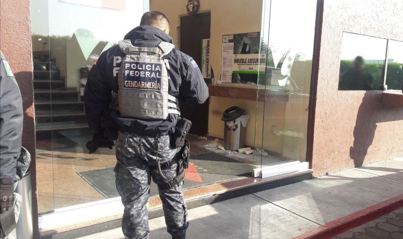 Operativo de la Policía Federal mexicana en el hotel donde rescataron a las víctimas de una banda de trata de blancas.