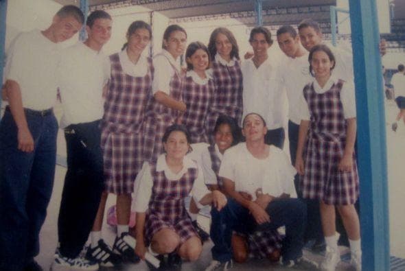 Aquí una foto más de su época de estudiante. Satcha era gran compañera y amiga.