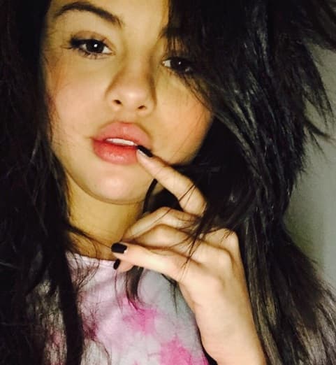 Un beso de Selena es lo mejor que le podría pasar a cualquiera.