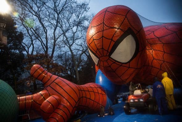 Ante el entusiasmo de los niños, los globos de diversas figuras se roban la atención de propios y extraños. Spiderman en la imagen, uno de los favoritos.