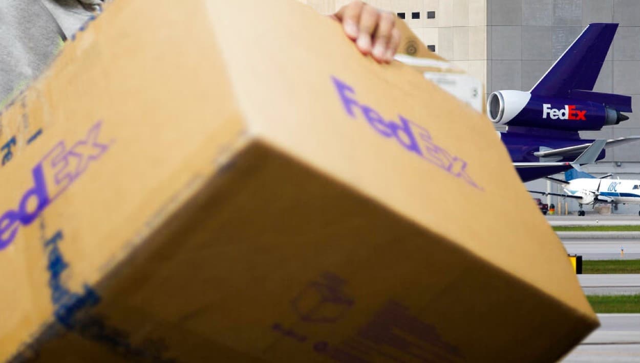 Envío de osamentas perfumadas al estado de Florida no despega del FedEx de Ramey, en Aguadilla