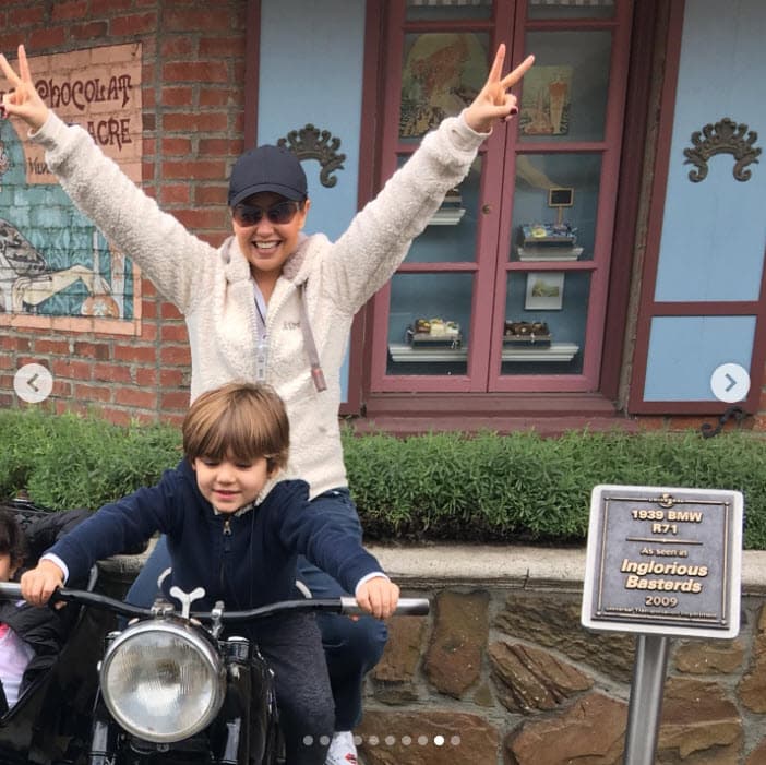 "Que Papá Dios te lleve siempre en el centro de la palma de su mano", pidió, "que Cristo crezca en tu hermoso corazón y que la voz del Espíritu Santo sea tu constante guía en este andar por la vida".
<br>