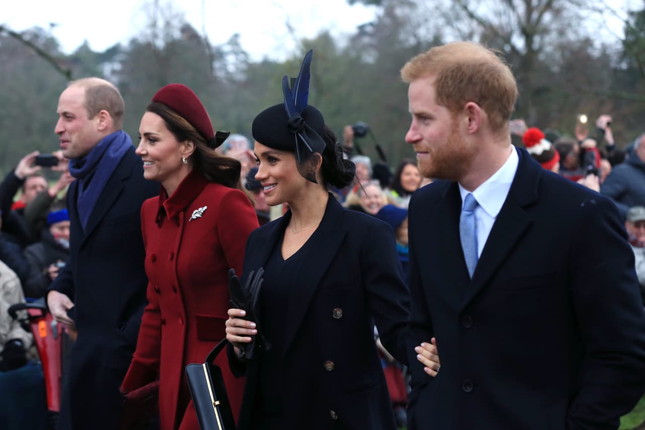 La fuente dijo que el príncipe William advirtió a Harry que las cosas se estaban moviendo demasiado rápido en su relación con Meghan Markle antes de que se casara con ella. Supuestamente eso lo dejó enojado y dolido.