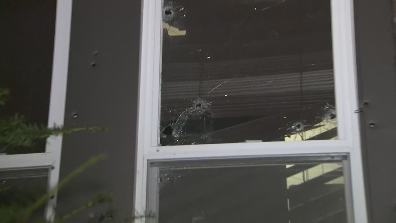 La casa de Custodio fue baleada el domingo 22 de septiembre, alrededor de la 1:30 de la mañana. Autoridades confirmaron que respondieron a la cuadra 5700 sur de la calle Troy.