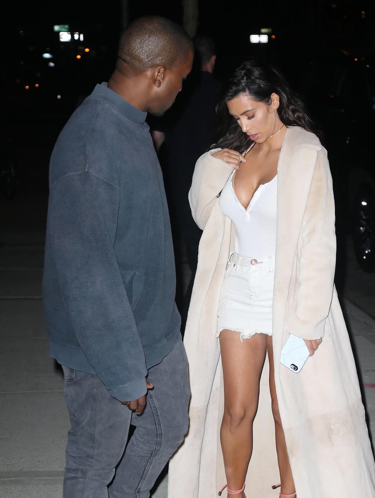 Quería revisar su escote.