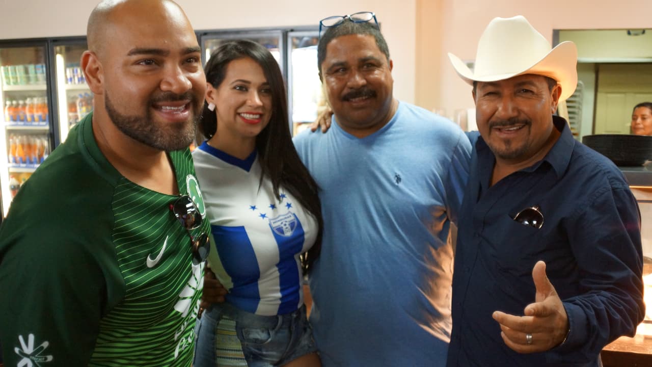 La Hondureña confía en que su selección le gane a México y en un próximo partido, y no tiene problema con seguir pagando apuestas hasta lograr que El Feo y El Pelón sean los que paguen el siguiente reto.