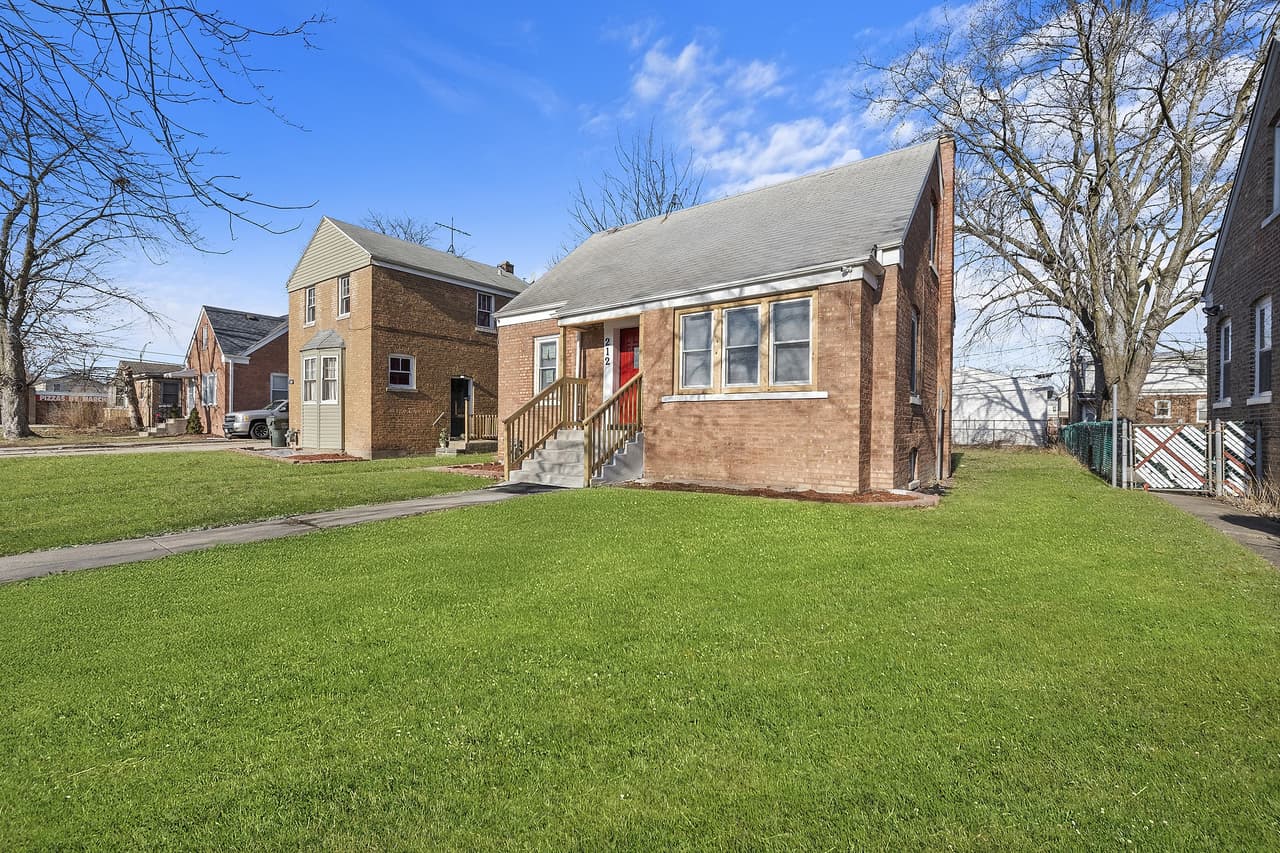 De acuerdo con la agencia The Grosby Group, la propiedad fue puesta a la venta por $199,000 dólares el 5 de mayo.
<br>