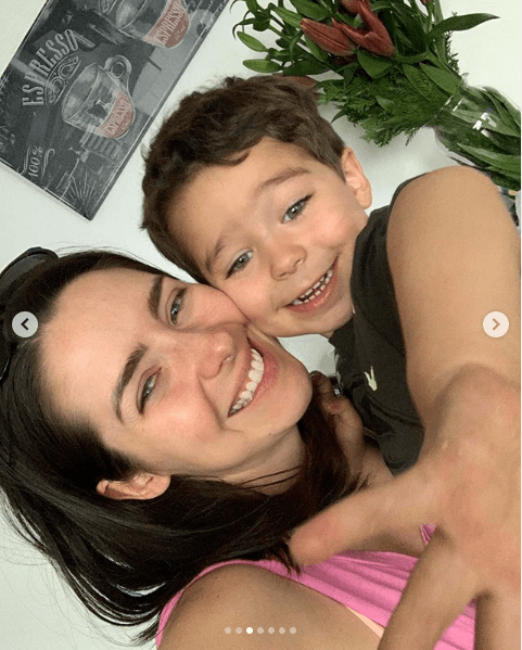 Además, la actriz dejó encantados a sus seguidores con una serie de fotografías del pequeño Diego.