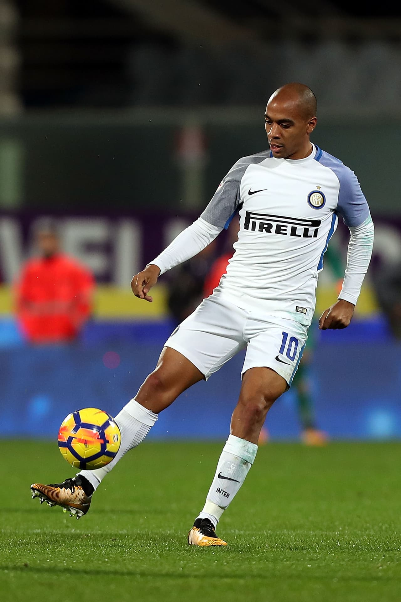 El brasileño Joao Mario podría cambiar de aires saliendo del Inter de Milán rumbo al West Ham o al Valencia.