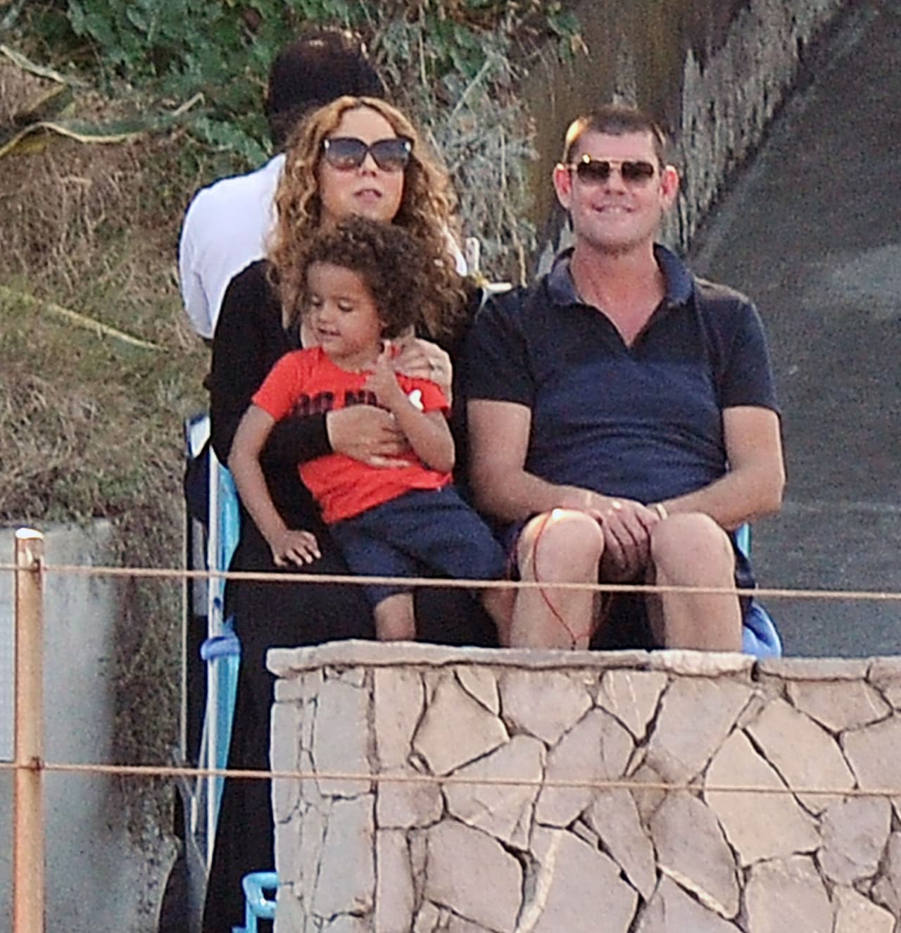 Incluso sus hijos se llevan muy bien con el nuevo galán de su mami...