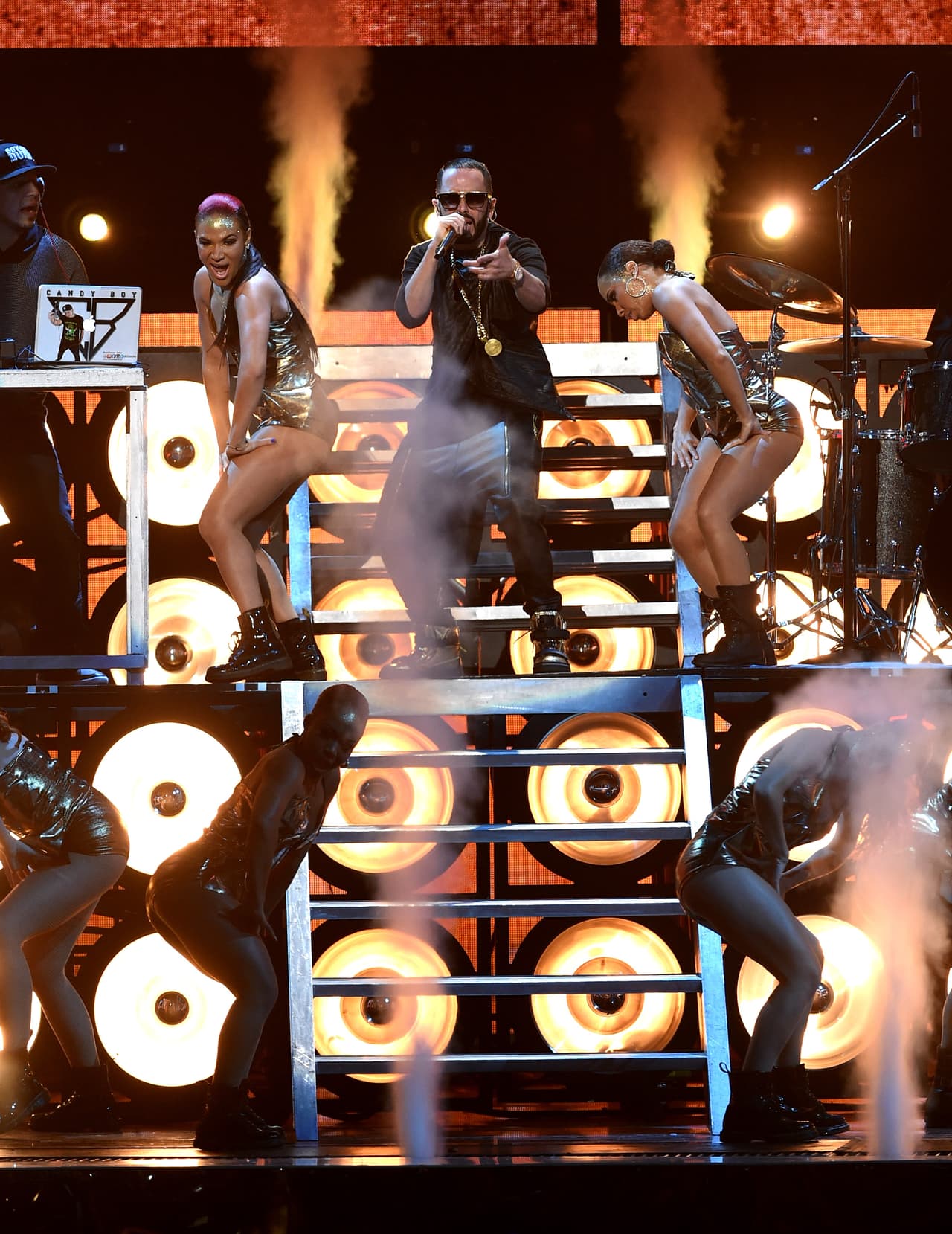 <b><span class="cms-h3-H3">2014.</span></b> Ese año llegó con una nominación a Mejor Álbum de Música Urbana por si disco "De Líder a Leyenda" y también hizo su paso triunfal sobre este escenario con el tema 'Plakito'.