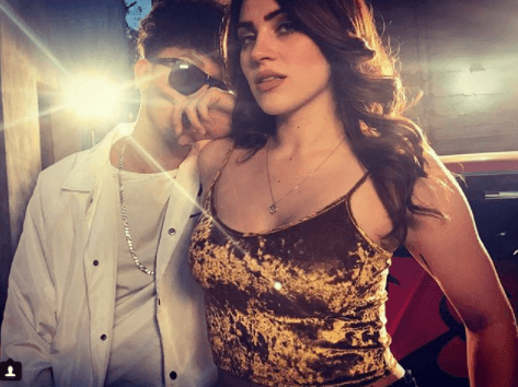 El joven nacido en Jiquilpan, Michoacán hace todo lo que le venga en gana en sus cuentas de YouTube y demás redes sociales, incluso se ha dado el lujo de grabar varios clips musicales, en los que aparece rodeado de modelos.