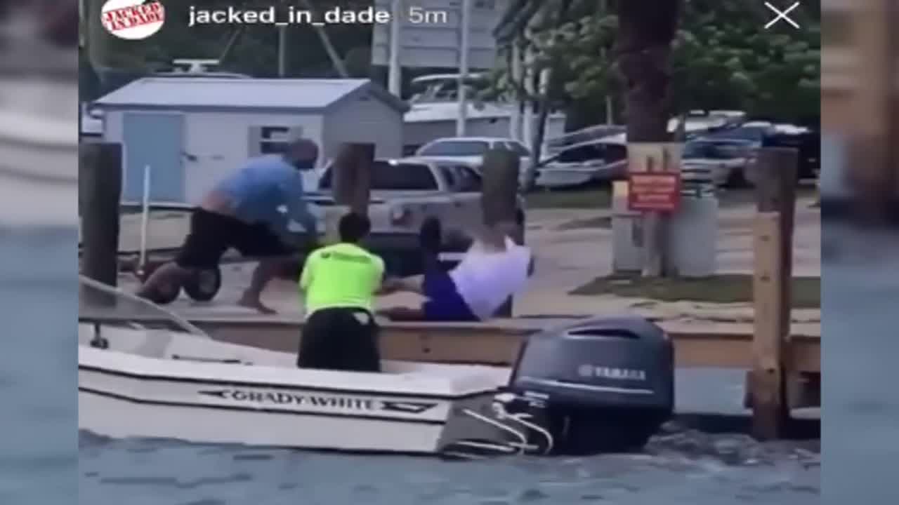 En video: violenta riña en Key Largo deja a una persona hospitalizada y tres arrestados