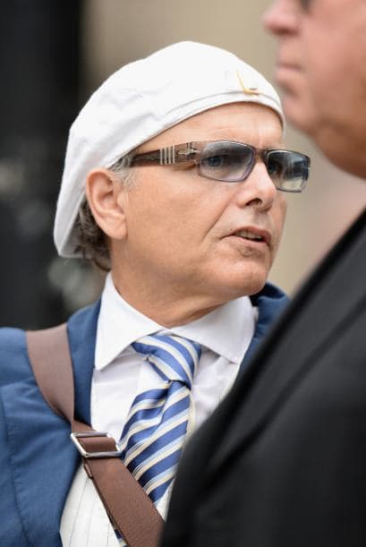 Familiares y amigos de James Gandolfini se dieron cita el día de hoy en la Catedral de San Juan el Divino, en Manhattan, para darle el último adiós al actor quien perdió la vida en Roma, Italia, mientras disfrutaba de unas vacaciones al lado de su hijo Michael. A la ceremonia asistieron poco más de 500 personas y sus amigoas más cercanos dedicaron palabras emotivas al actor de la serie “The Sopranos”. Aquí los videos más chismosos.