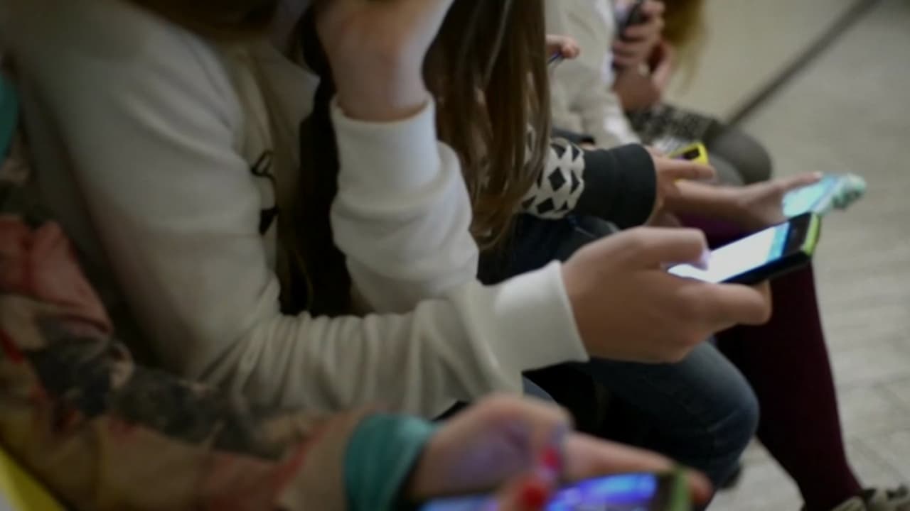 Nueva York prohíbe Inteligencia Artificial a estudiantes hasta octavo grado