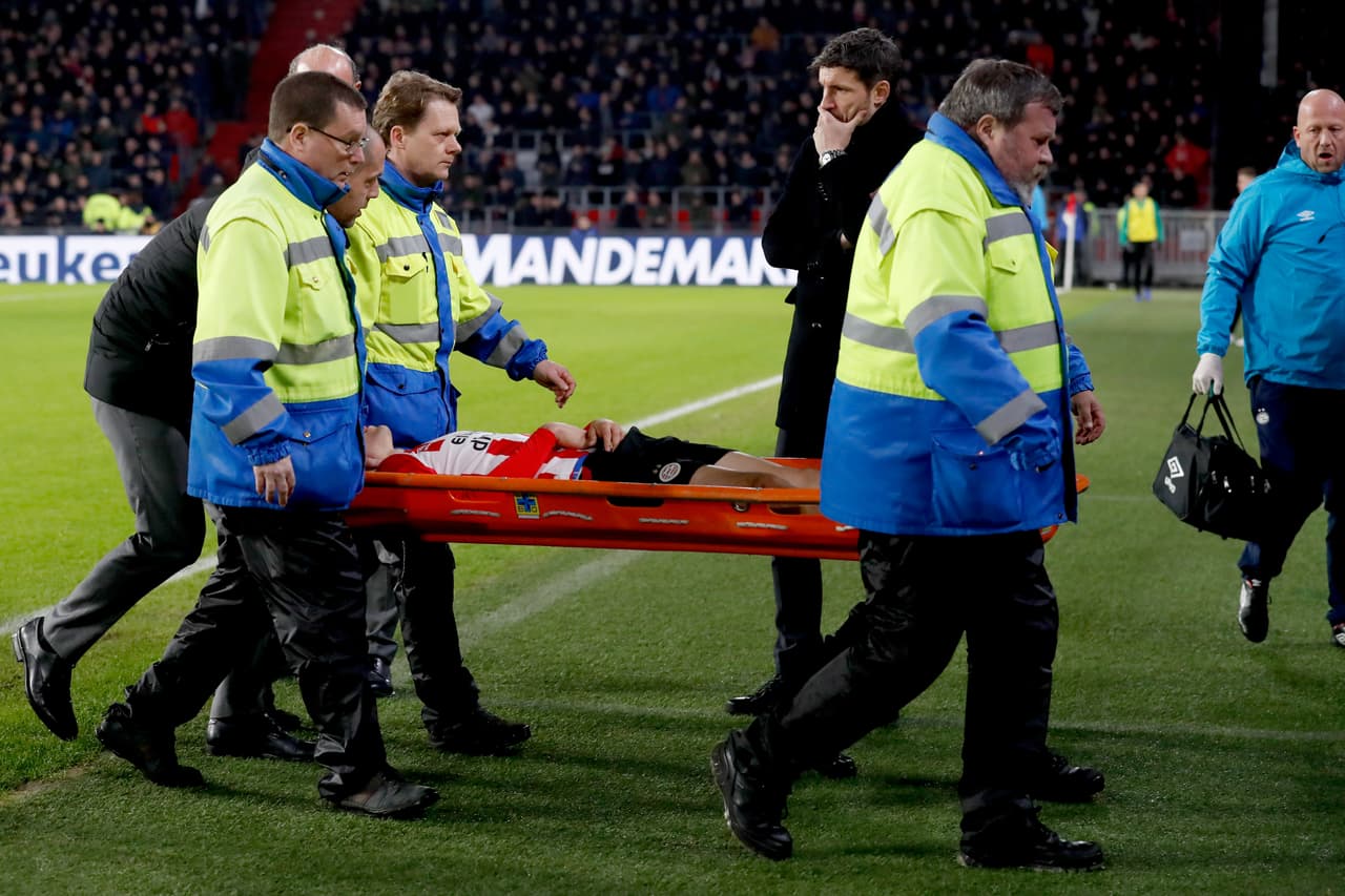 Tuvo que salir en camilla y se esperan noticias de lo que continúe para su recuperación.