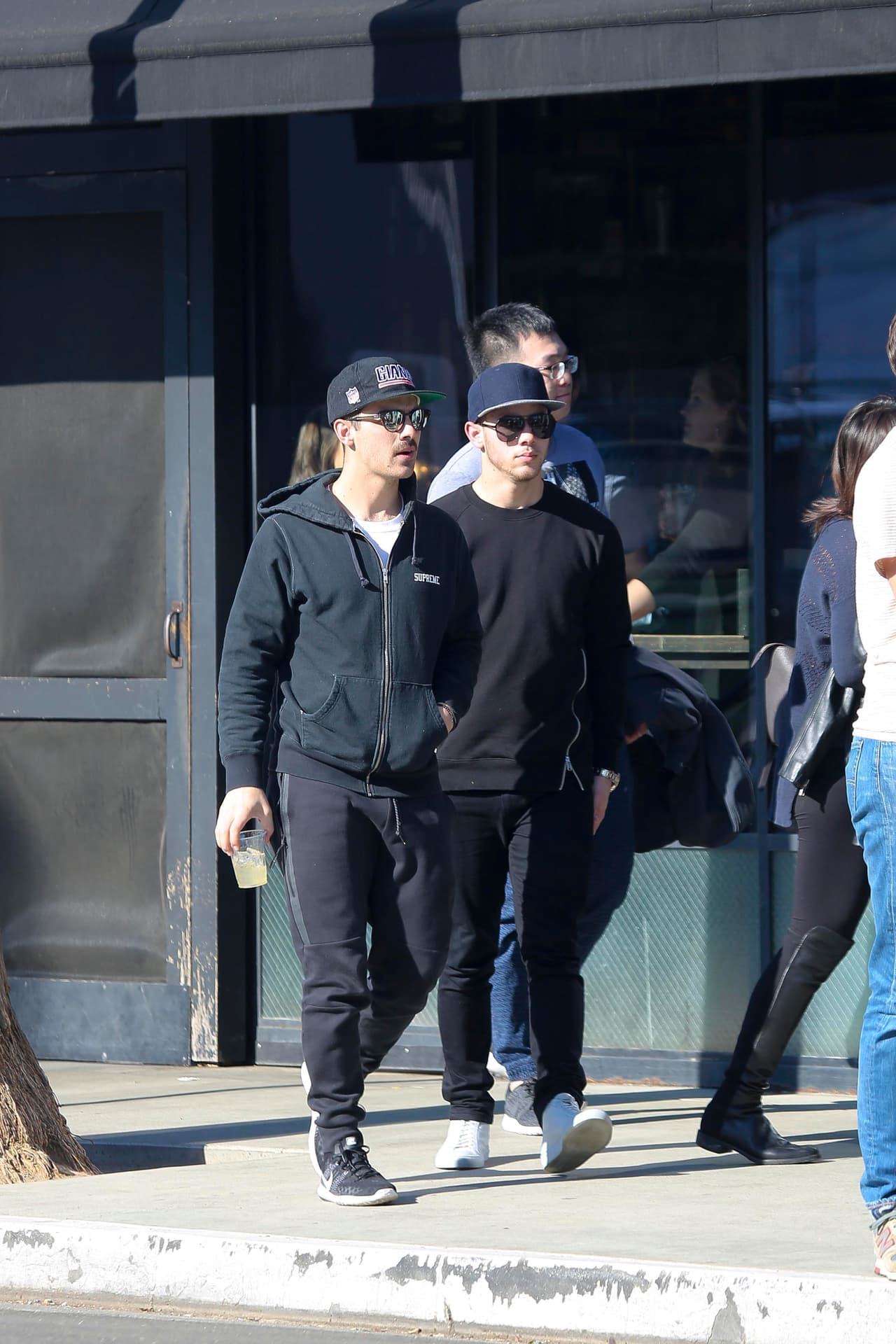 Después de todo, los Jonas comparten el gusto por un buen trozo de carne.