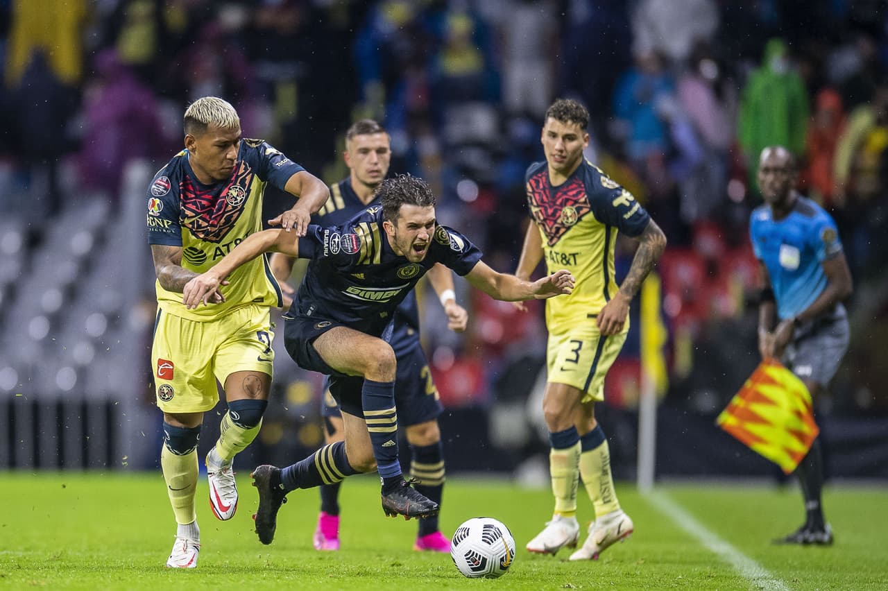 Richard Sánchez y Emanuel Aguilera son los encargados de batir las redes en la victoria 2-0 de América sobre Philadelphia Union en la ida de las semifinales.