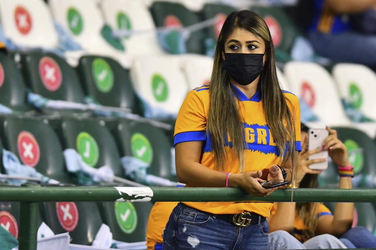 El Estadio León se vistió de fiesta para recibir el juego de Vuelta de Semifinal con la ventaja para Tigres, que con el empate obtendría su boleto a Final.