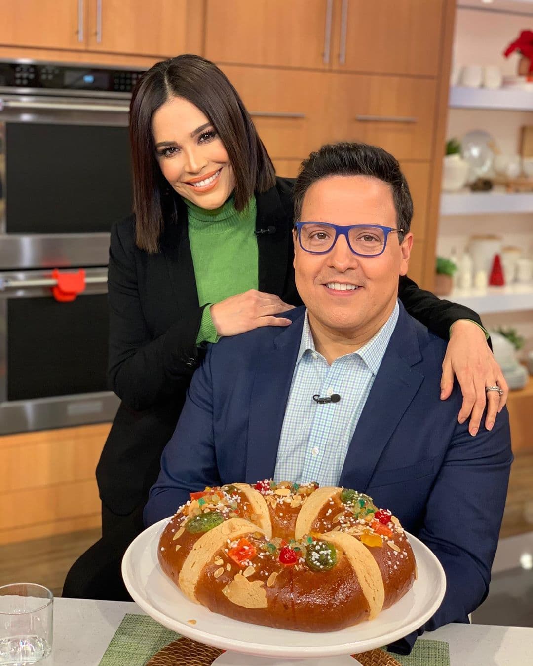 Este lunes 6 de enero, la familia de Despierta América celebró el Día de los Reyes Magos con rosca, regalos y la presencia de los tradicionales personajes.