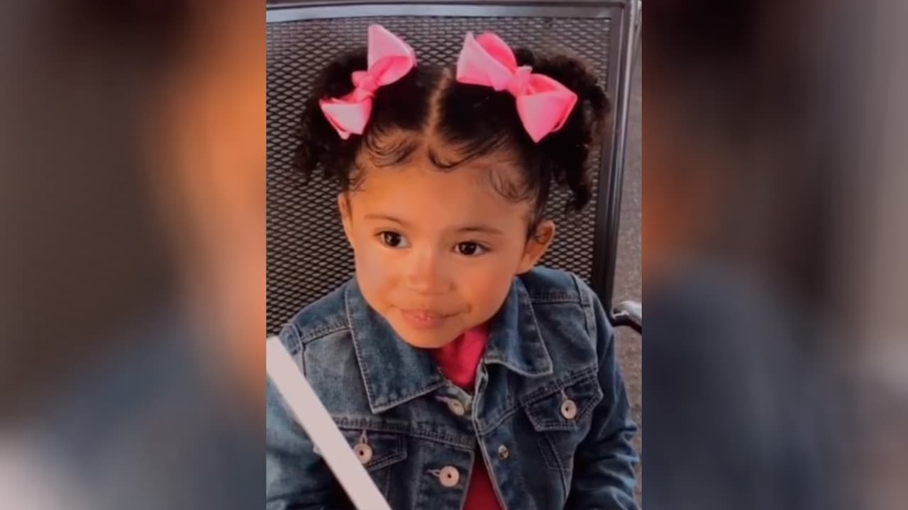 Querían "exorcizar" a una niña hispana de 3 años, pero la torturaron hasta matarla: fiscalía