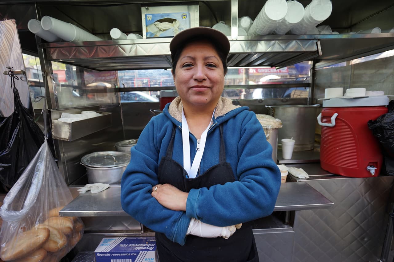 Evelia pide a la Ciudad que mire el rostro humano detrás del mercado negro.