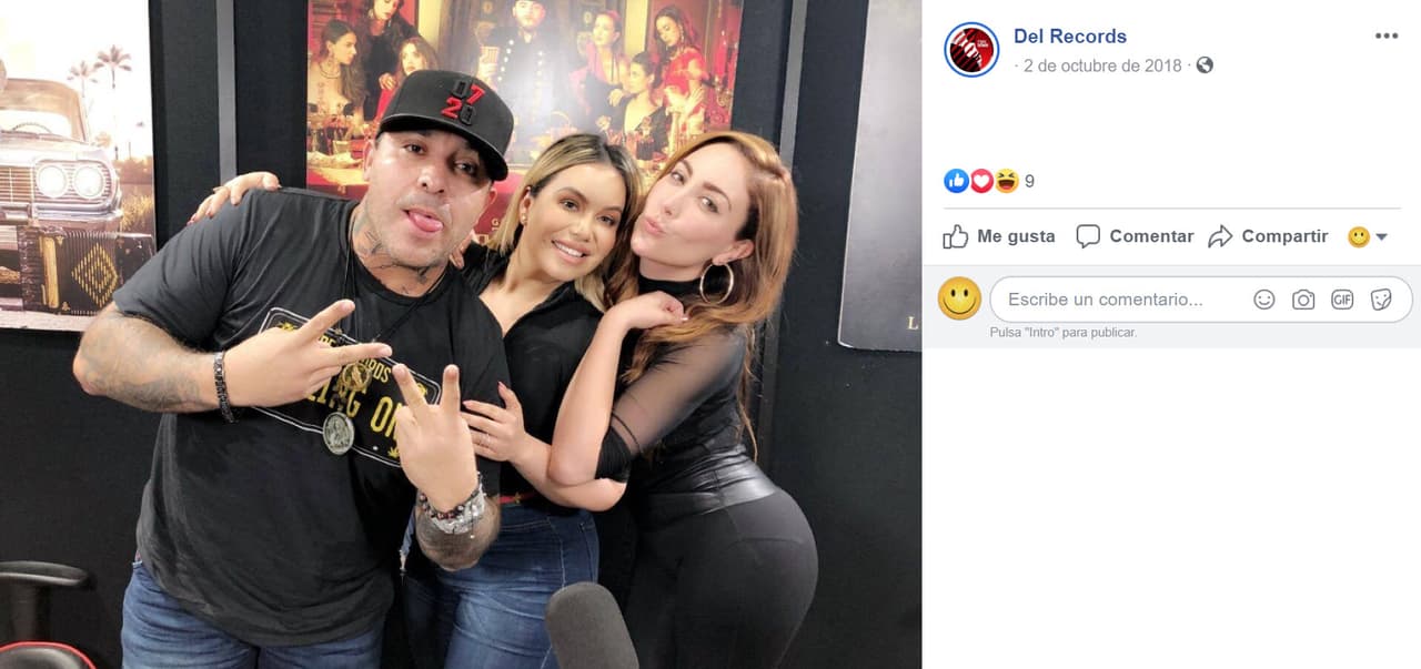 En la plática, la locutora le preguntó a la cantante si Ángel era el amor de su vida: "
<b>Sí, yo creo que sí,</b> sin faltarle al respeto a lo que está pasando en mi vida personal, pero sí, él muy bien lo sabe, duré cuatro y medio".
<br>