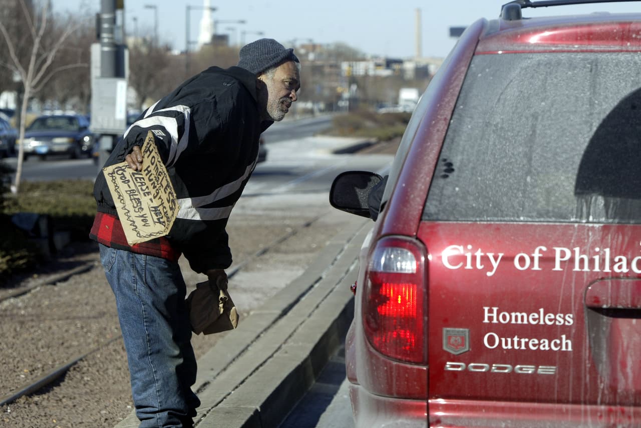 Algunos consejos de seguridad cuando las temperaturas son tan frías son recordar limitar su tiempo al aire libre. Eso es lo más fácil de hacer en este momento. Recuerde siempre cubrir también las extremidades.