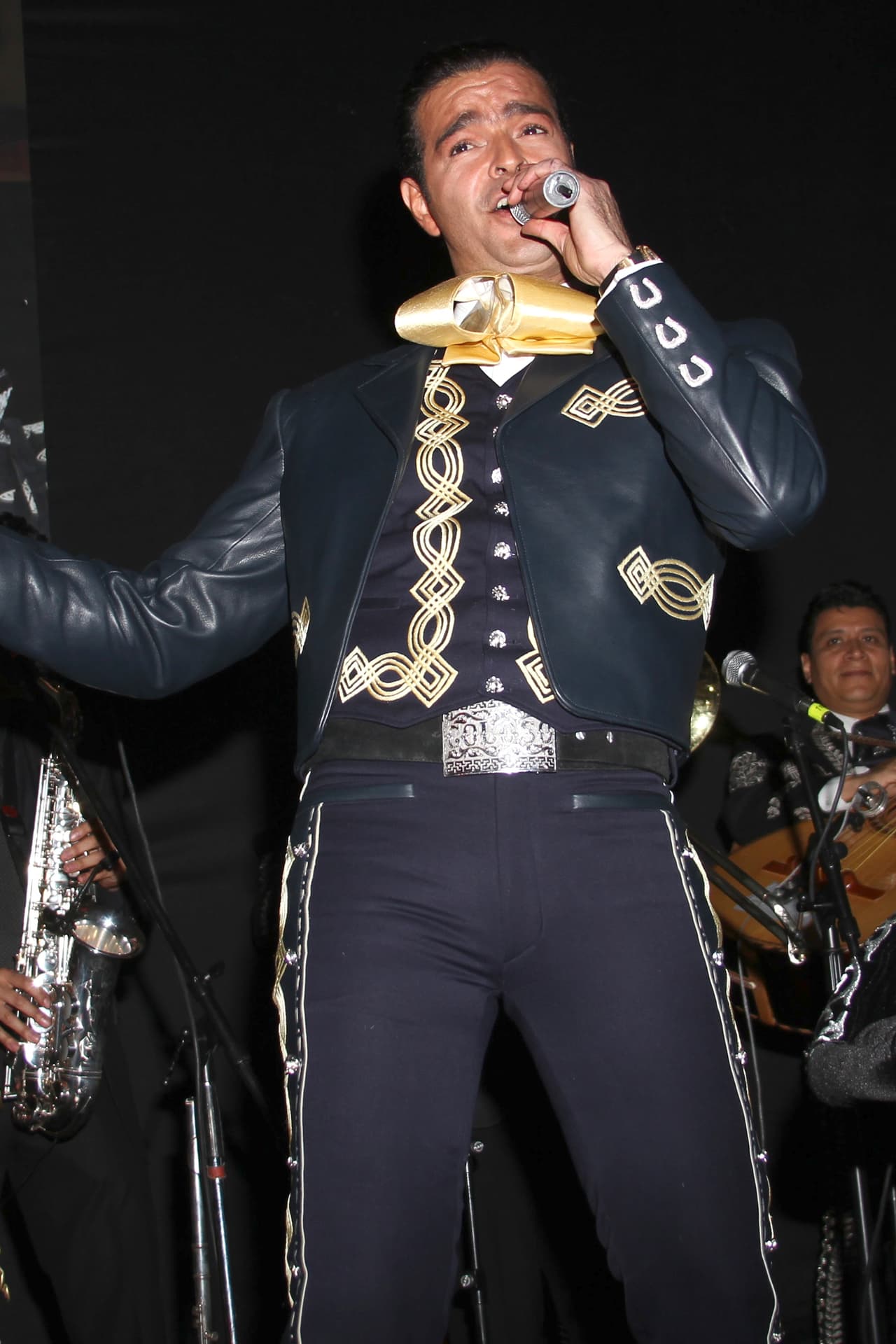 Generalmente están confeccionados con lana, gamuza o ambos materiales.