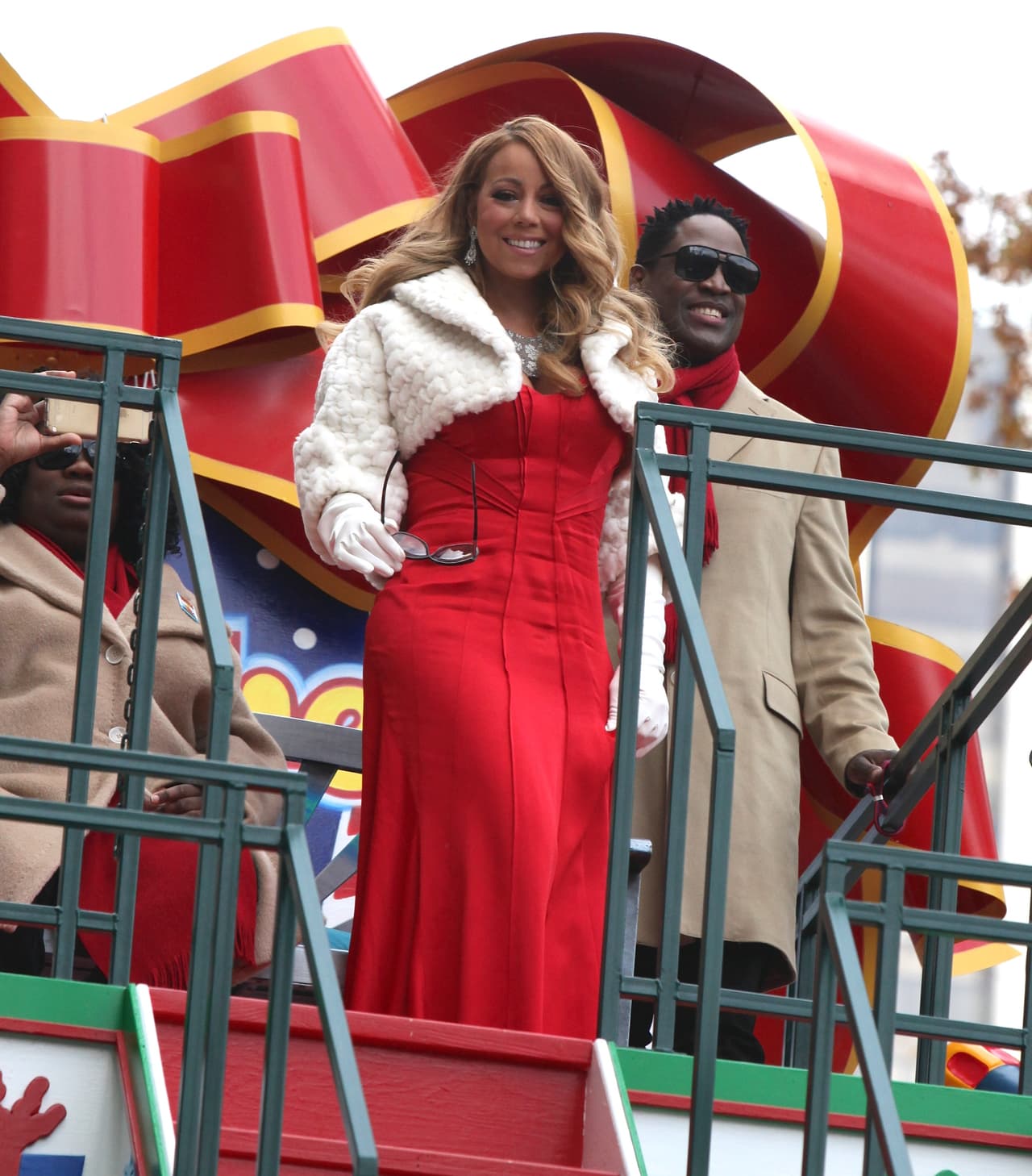 Luego desfiló para recibir todos los piropos de los fanáticos.