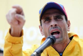 Capriles pidió a sus simpatizantes no "abandonar la lucha", pero hacerlo sin enfrentamientos.
