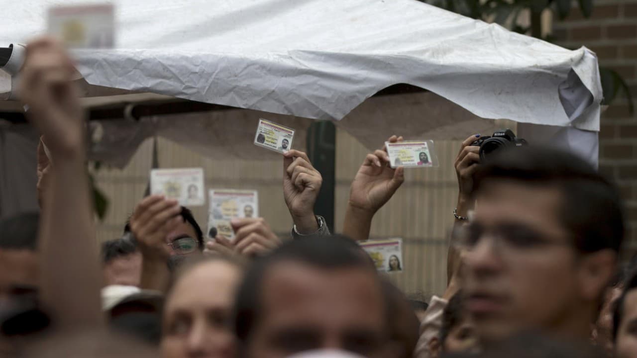 CNE aprueba condiciones que hacen casi imposible realizar revocatorio contra Maduro este año