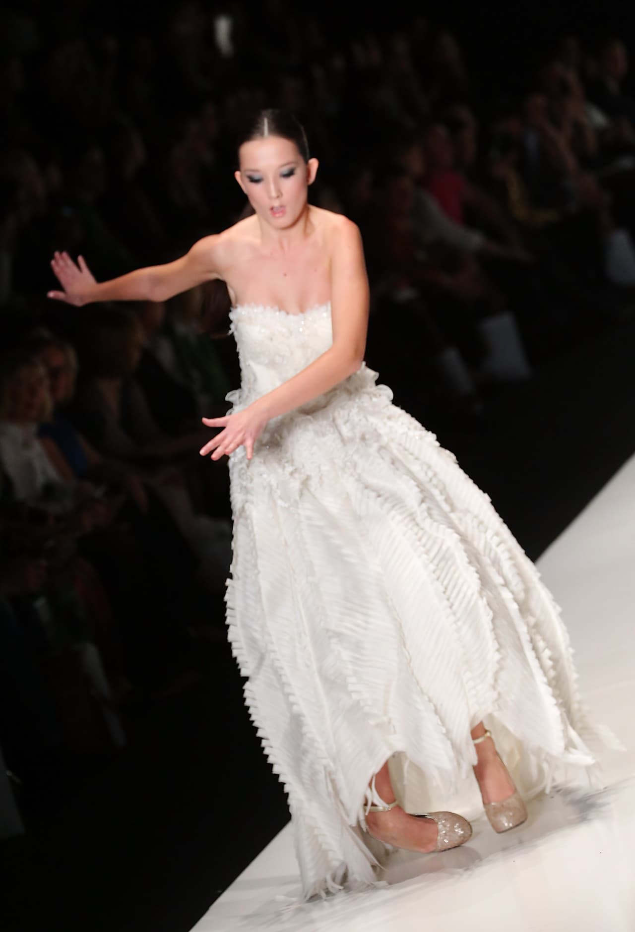 ¡Y no importa qué tan fuerte o leve sea el golpe! La regla dice que el show debe continuar, así que nada puede detenerse.