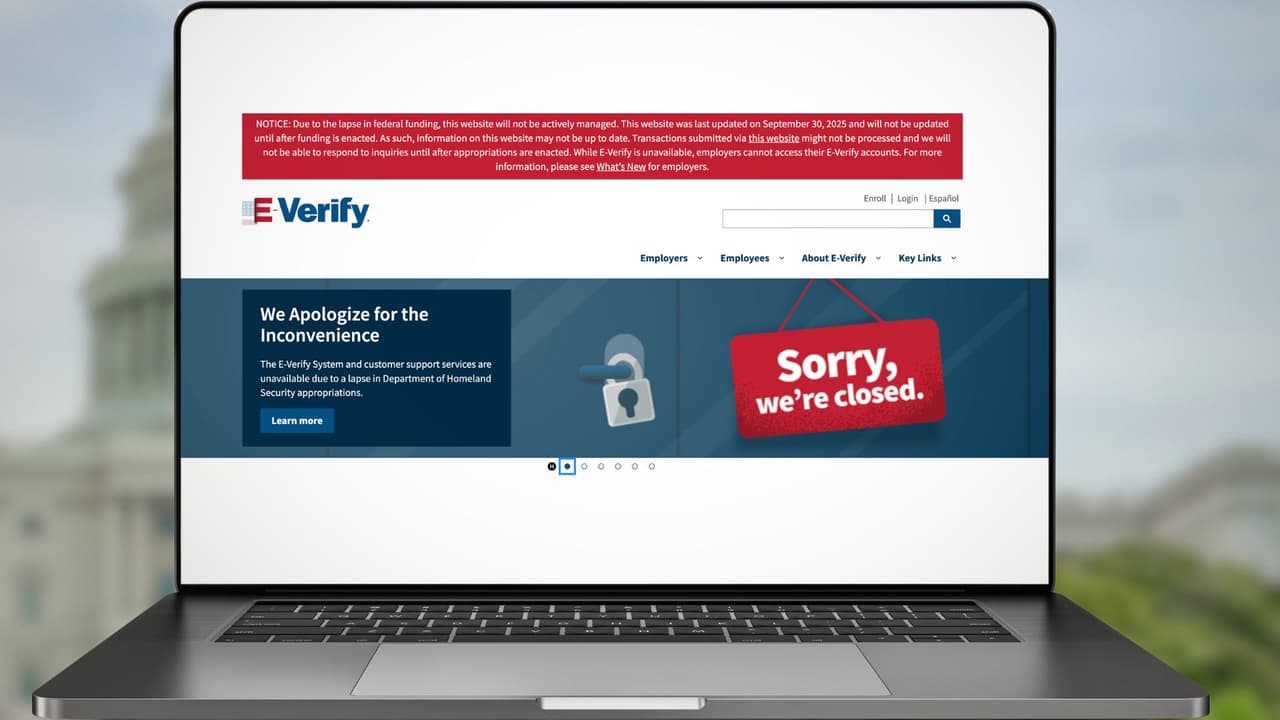 Cierre del gobierno deja inactivo a E-Verify: qué significa para empleadores y trabajadores