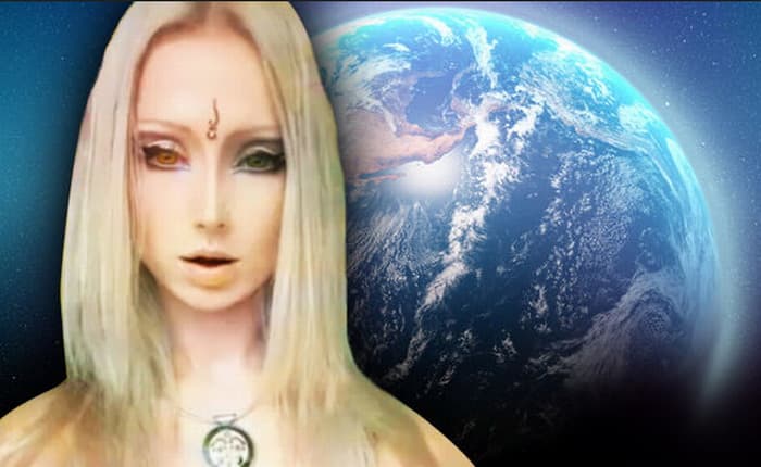 Por sus características y la descripción que se les da, muchas personas que creen que los pleyadianos son los ángeles de la Biblia. Dicen que tienen poderes de telepatía, de reencarnar entre los humanos y contactar a gente con invitaciones o amenazas.